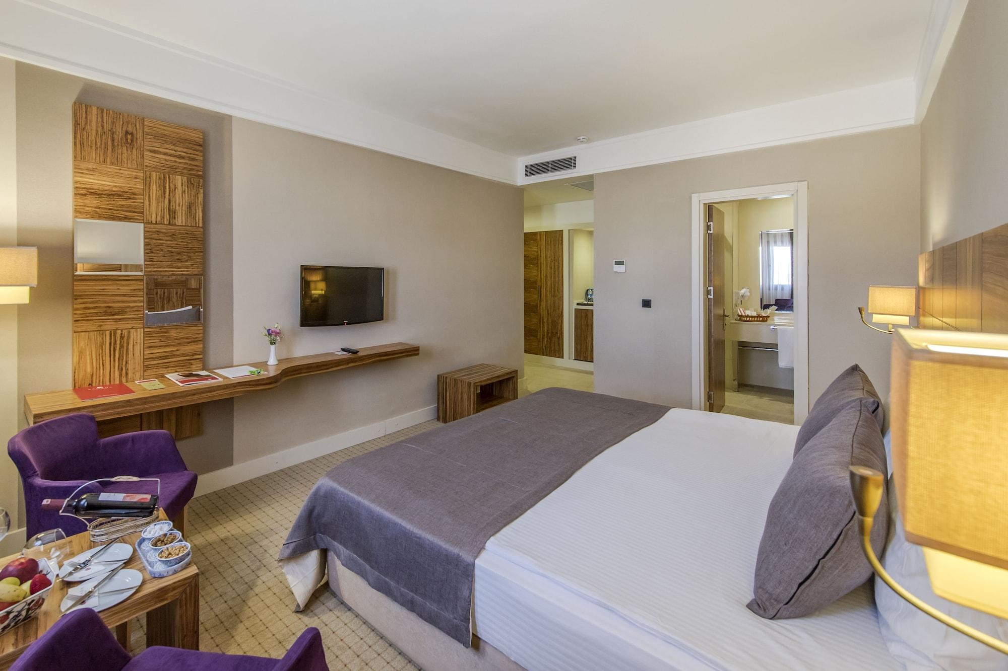 Отель Ramada By Wyndham Cappadocia Ортахисар Экстерьер фото