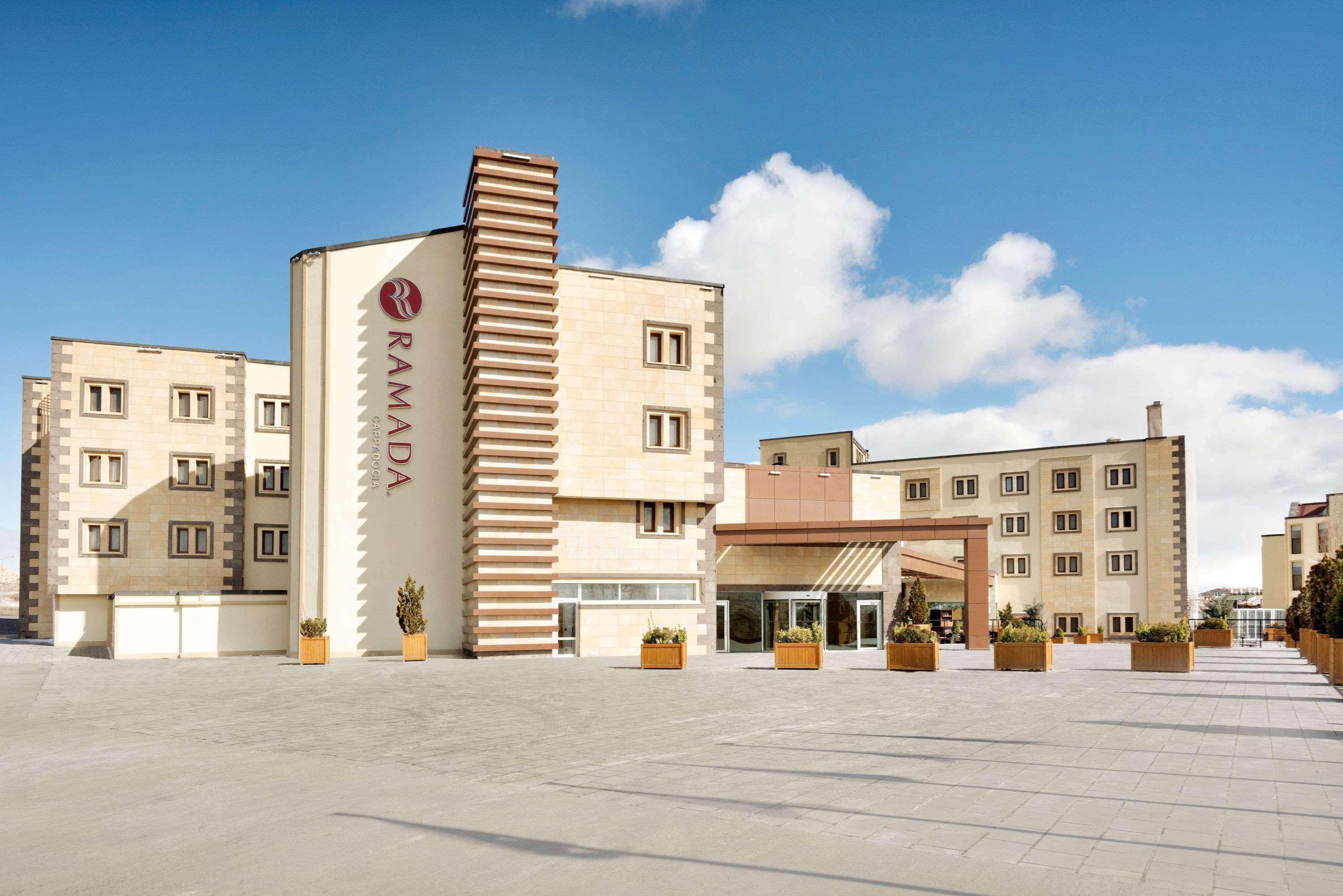 Отель Ramada By Wyndham Cappadocia Ортахисар Экстерьер фото